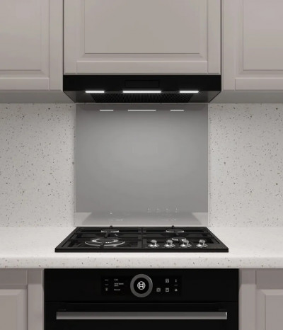 Стеклянный кухонный экран. RAL 9006 (серебро) 600*500